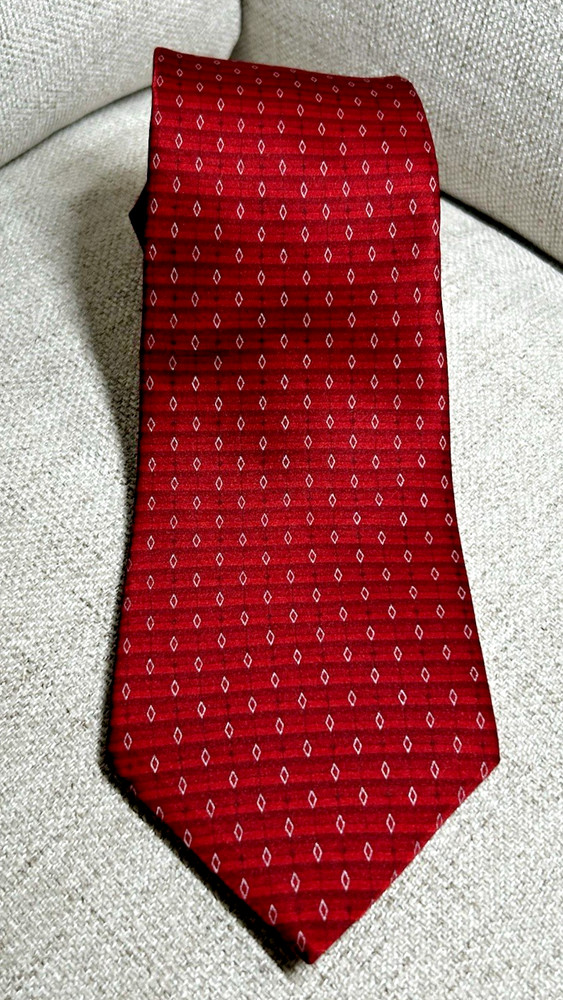 Palatina Men's Necktie Red Geometric Diamond Pattern 100% Imported Silk Vintage