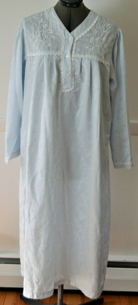 Miss Elaine Pastel Lite Blue Knit Nightgown Size Medium M Med.
