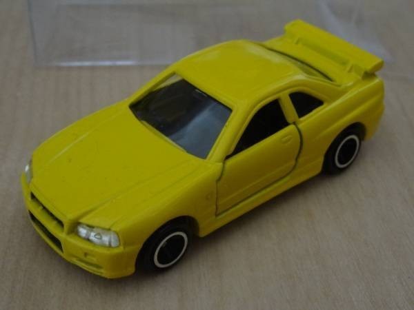 Takara Tomy Tomica Nissan Skyline R34 GT-R Yellow