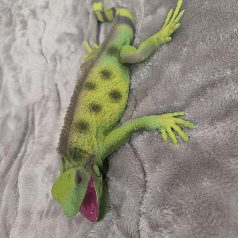 lizard figure green about 30 cm #775b30