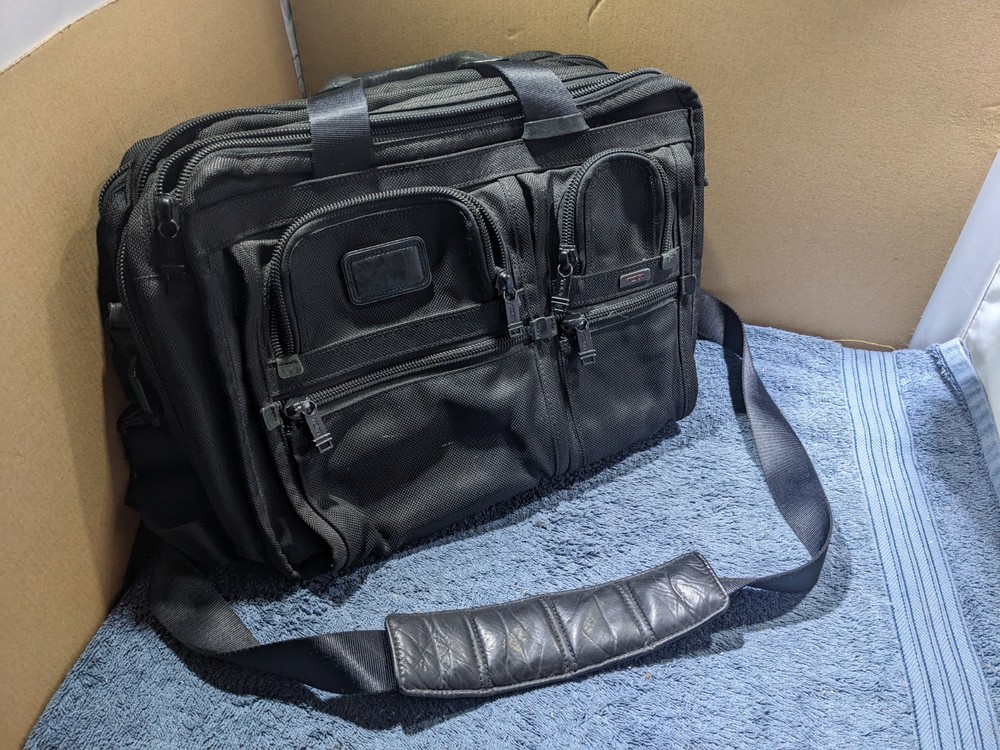 Tumi Black Expandable Bag 2614DH - Some Flaws - Look
