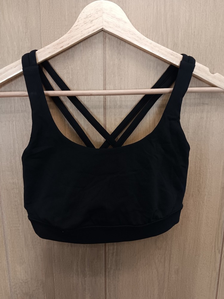Lululemon Energy Bra Black Strappy Criss Cross Back Sports Bra Size 4 Yoga Gym