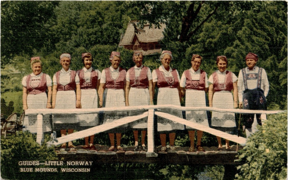 Guides Little Norway, Blue Mounds, Wisconsin, Curteich-Chicago, Postcard
