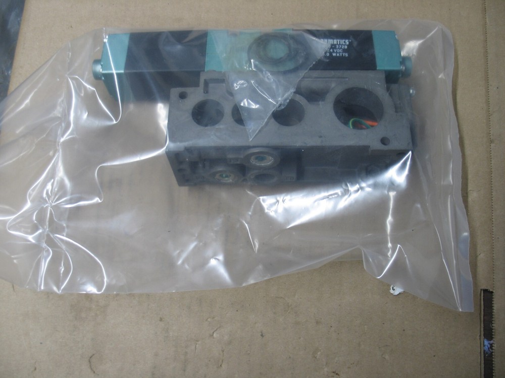 Nib Numatics 153Ss515M000061 Solenoid Control Valve  4W/3P Open Ctr 24Vdc P9575