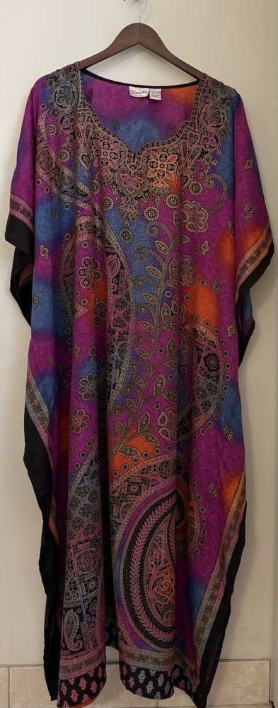 Sante Classics Colorful Pink Orange Paisley Kaftan One Size Sweetheart Neckline