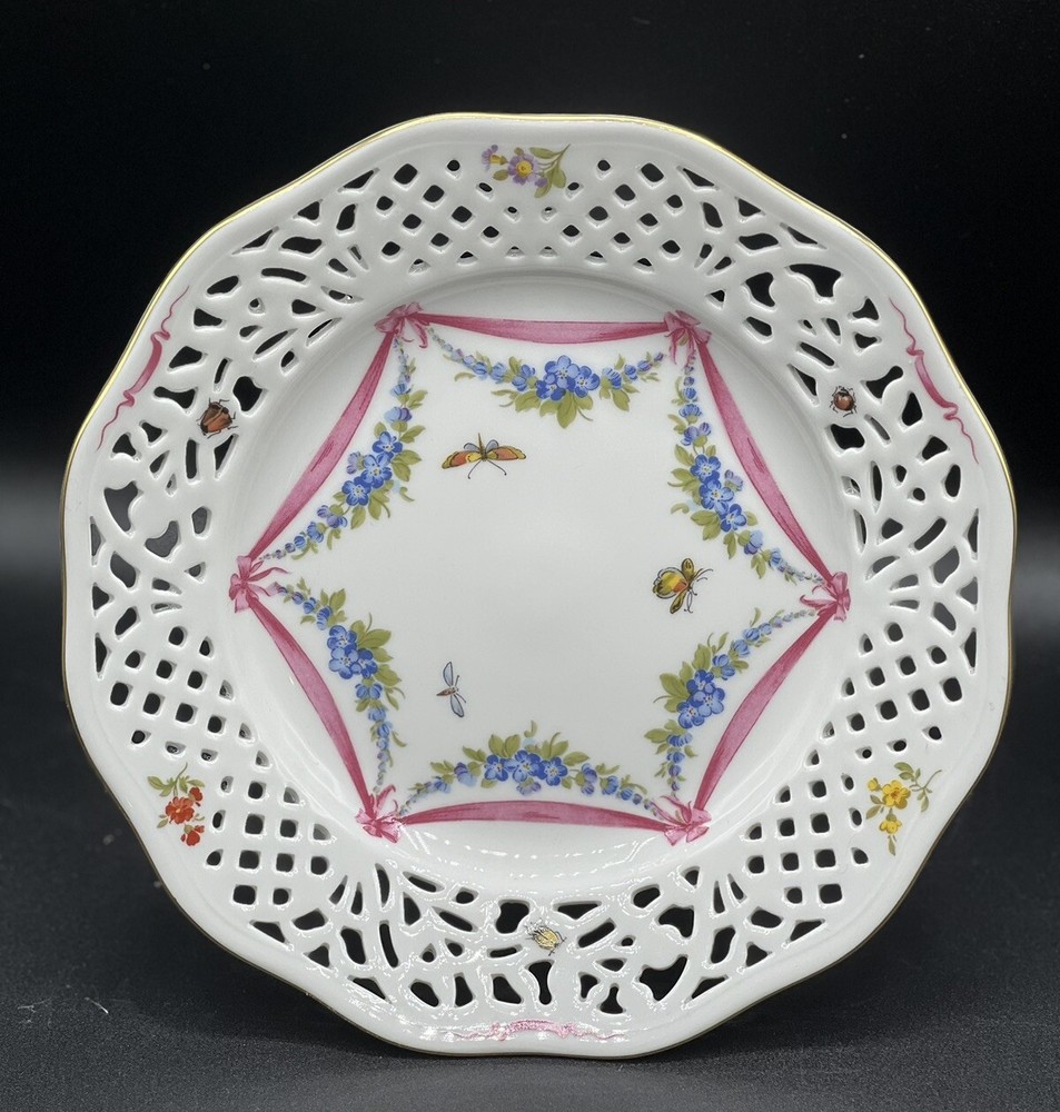 RARE Oscar De La Renta Antoinette Reticulated Cake Dessert Stand Vintage Elegant Serving Piece