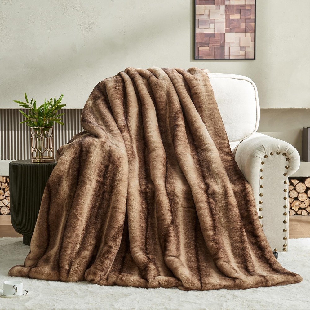 Luxury Faux Fur Blanket - Soft Warm Plush Blankets for Couch Sofa Bed, Fluffy...