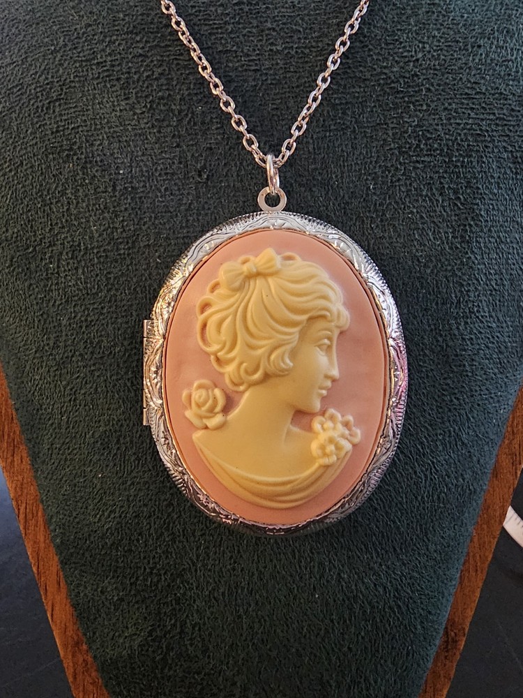 Vintage Cameo Locket Necklace New Old Stock