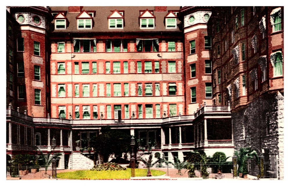 Portland OR Oregon 1024 Court Hotel Divided Back Postcard
