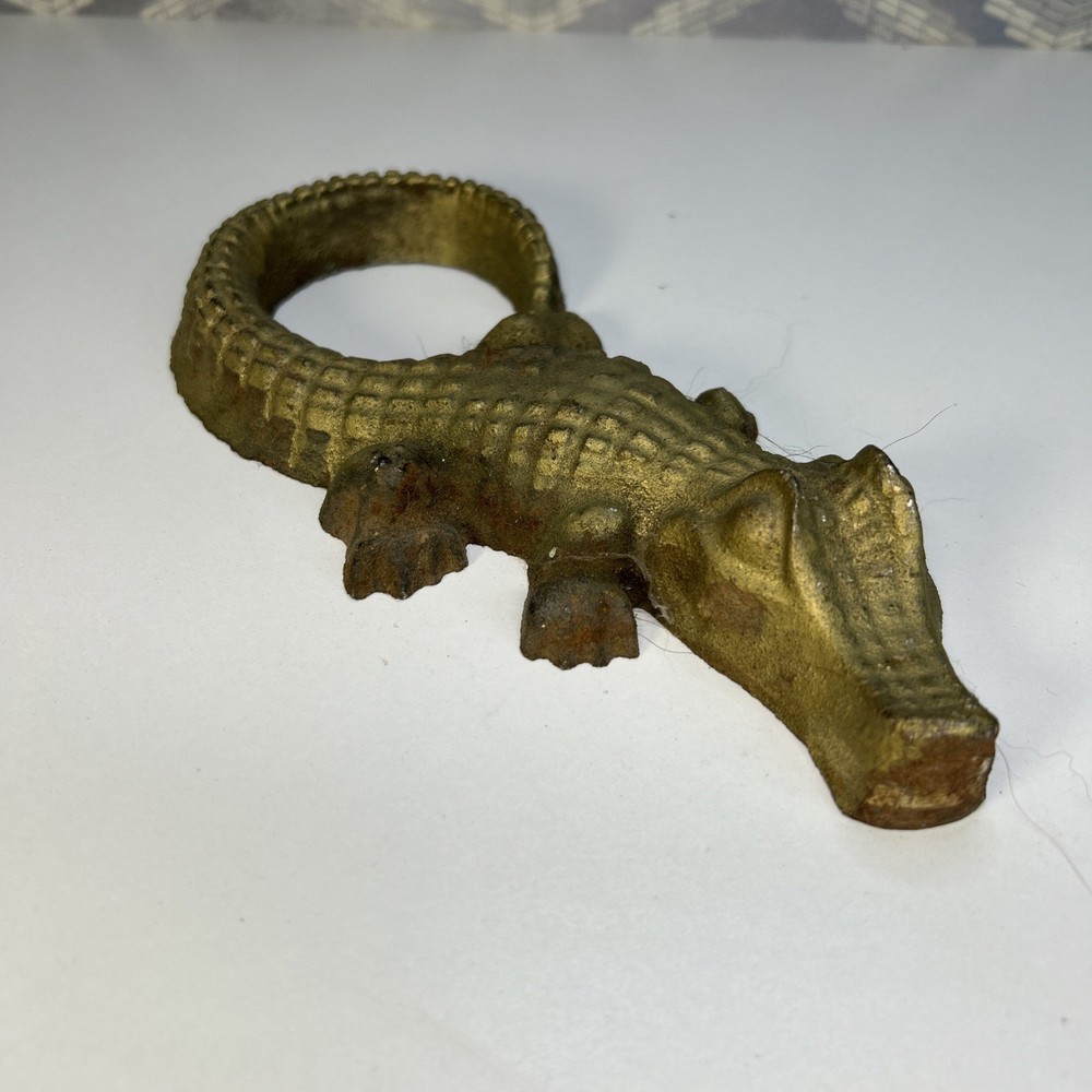 Vintage Cast Crocodile Alligator Cigar Cigarette Rest Figural Ashtray 8