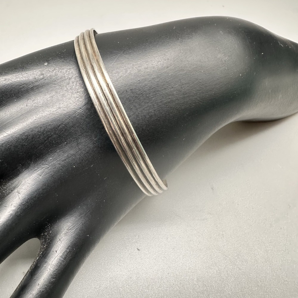Sterling Silver 925 Bangle Bracelet 4mm Wide Size 8 Signed MJ