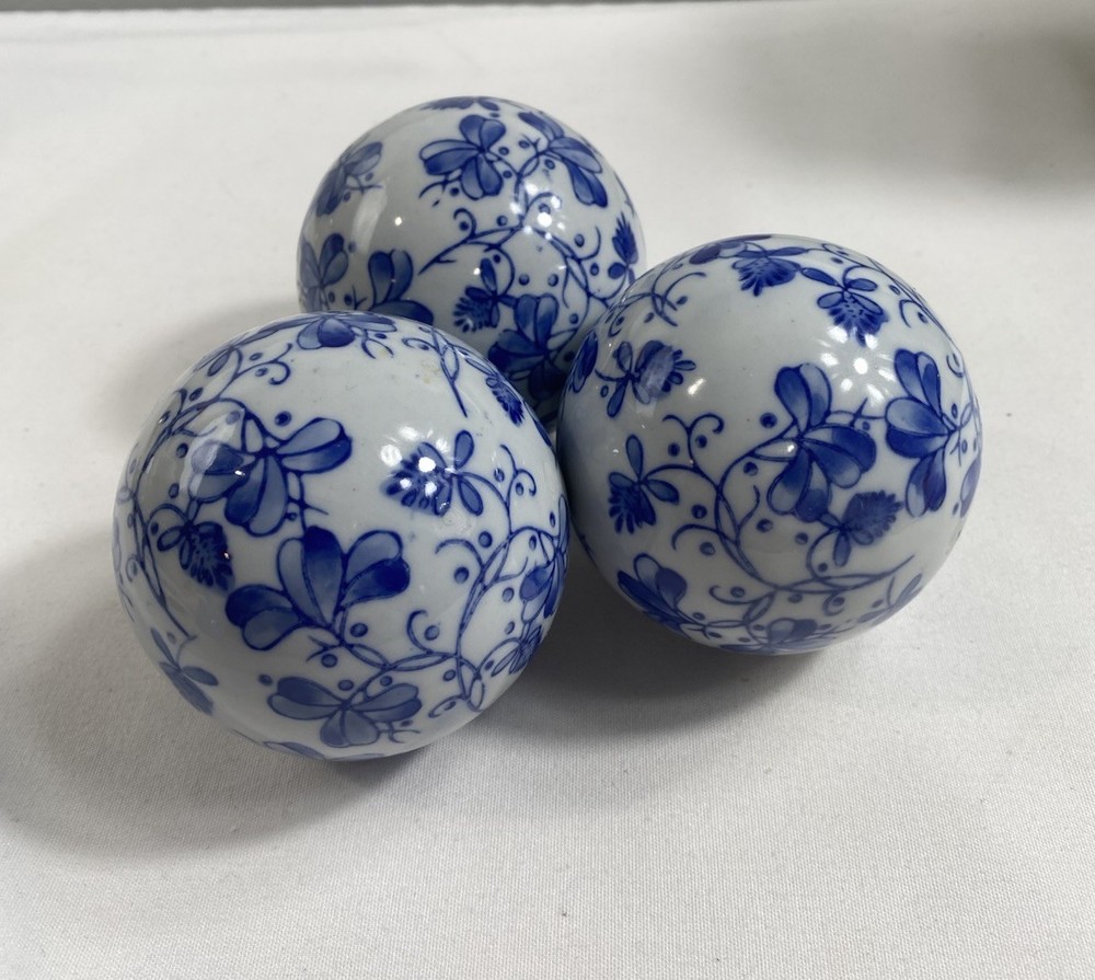 Blue & White Round Porcelain Lot Of 3 Chinoiserie Orbs Floral  Asian Balls