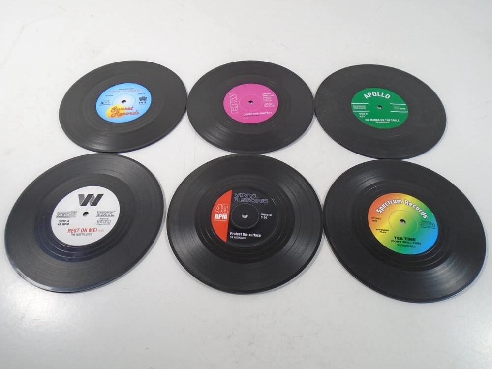 6--PLASTIC RECORD COASTERS (LOOK)