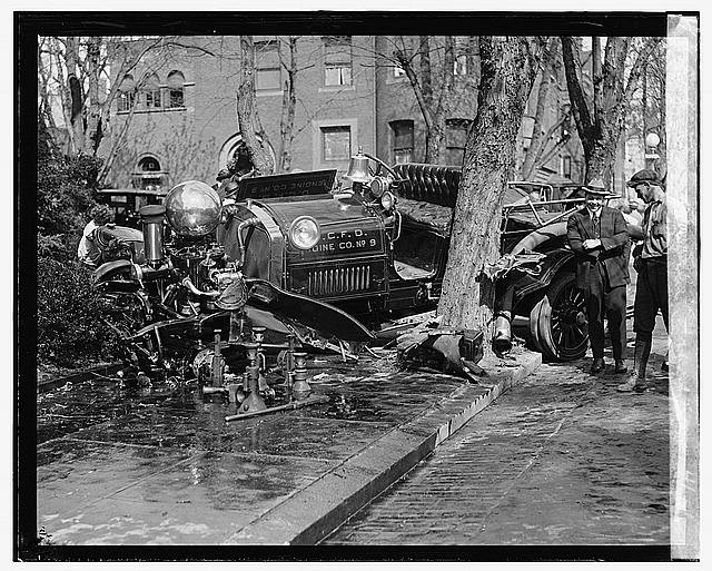 Photo:Fire engine wreck,Disaster,1922,Traffic Accident