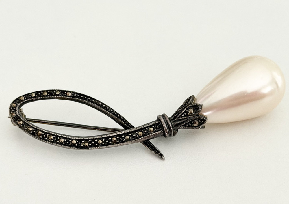 Vintage 925 Sterling Silver Marcasite Big Faux Pearl Flower Brooch Pin