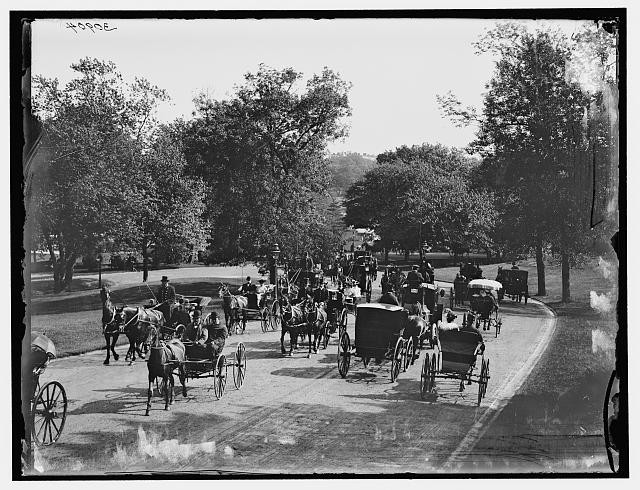 Carriages,boulevard,park,coaches,streets,roads,Detroit Publishing Company,1890