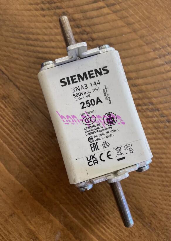 1PCS Siemens Fuse 3NA3 144 250A 500V 3NA3144 NH1-gG 250A 500V
