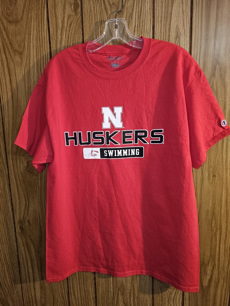 University Of Nebraska Champion Large Mens Red Graphic Logo Tshirt NCAA