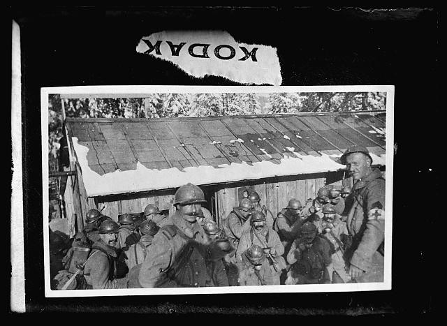 Photo:French Poilus Canteen Front 1914-1920 WWI Soldiers