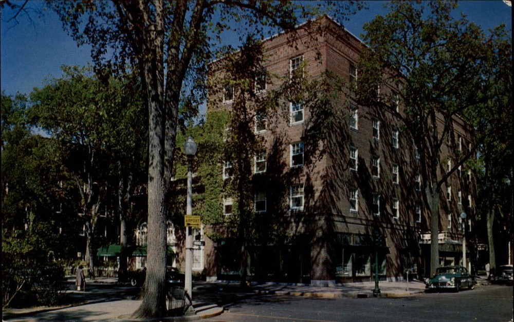 New York Glens Falls Queensbury Hotel 1950s cars ~ postcard sku363