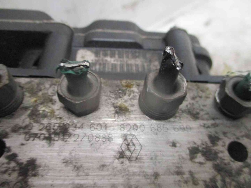 Renault MEGANE II CC ABS block 8200685699