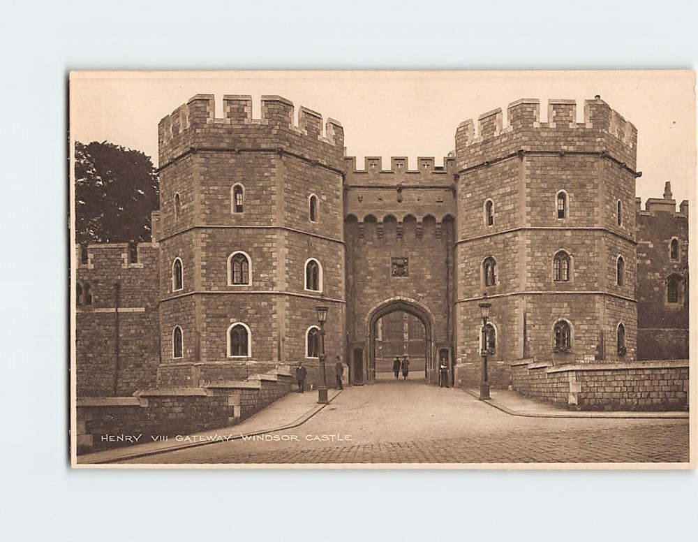 Postcard  Henry VIII Gateway At Windsor Castle England