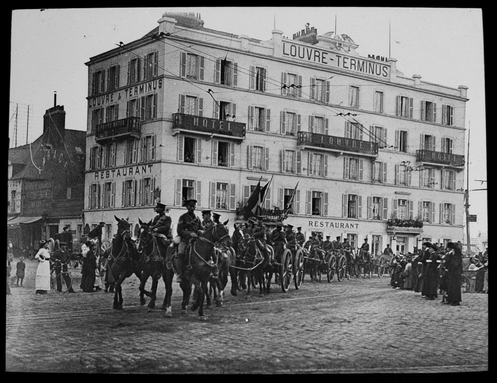 WW1 BRITISH ARTILLERY LANDING AT BOLOGNE FRANCE Magic Lantern Slide PHOTO