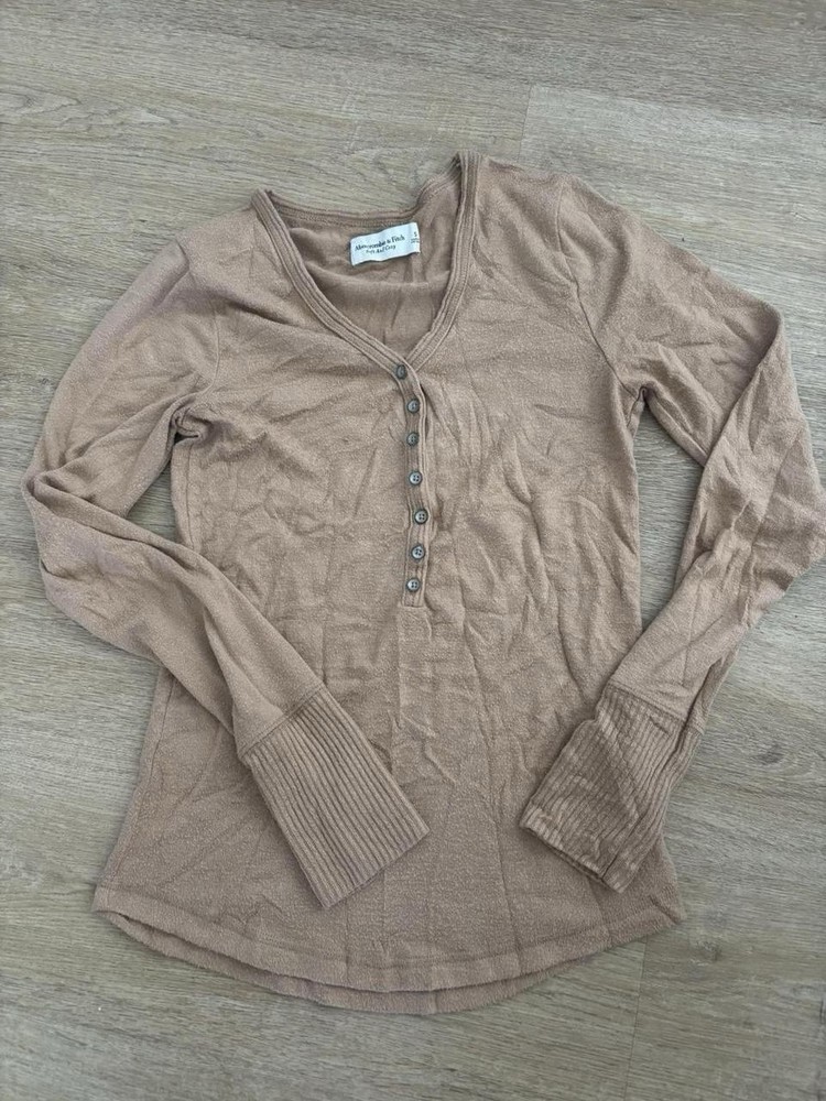 Abercrombie & Fitch Beige Knit V-Neck Button Henley Long Sleeve Top Women’s S