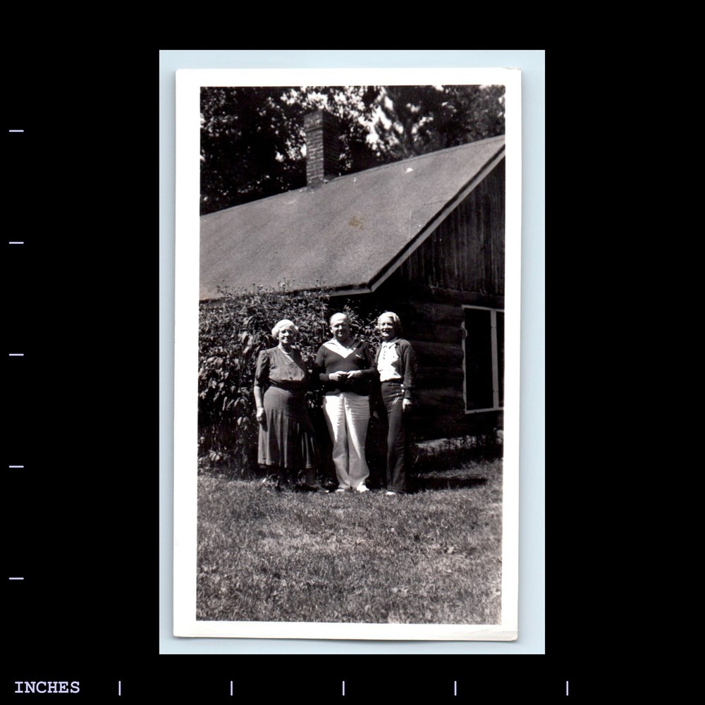 Old Vintage Photo MAN WOMEN STANDING OUTSIDE HOUSE