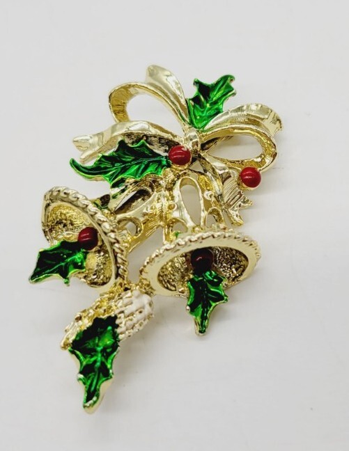 Gerry's Pin Gold Tone Green Christmas Bell Brooch Holly Vintage