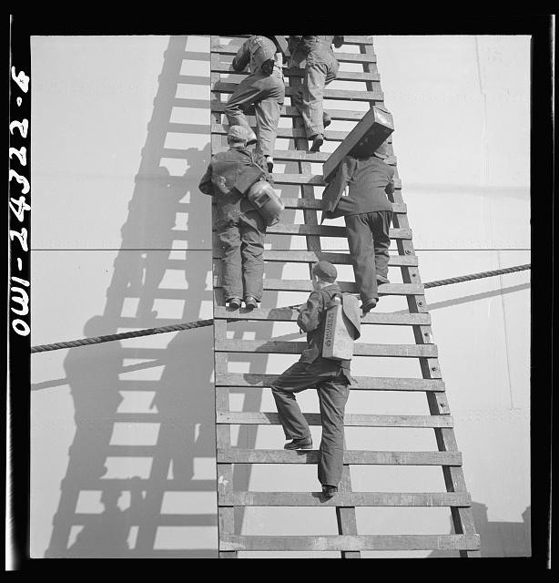 Baltimore Maryland Bethlehem-Fairfield Shipyards Workers on Ladder 1943