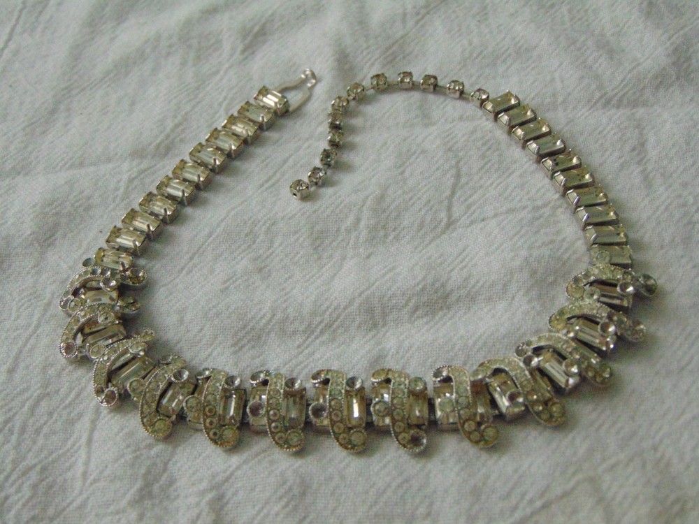 vintage Eisenberg signed clear crystals necklace needs crystals