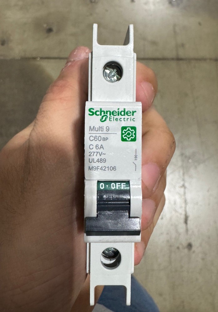 New Schneider circuit breaker 1 pole 6 amp C multi 9 square D M9F42106 (UL489)