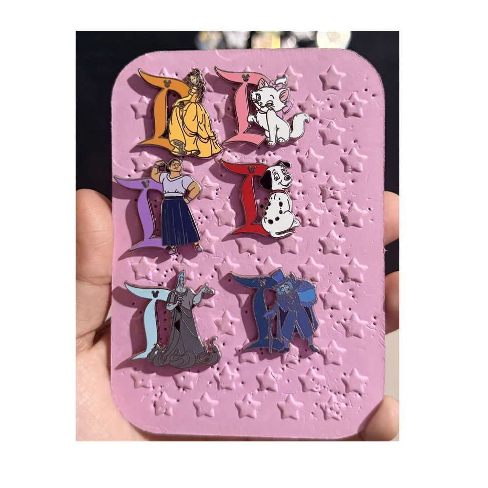 Disneyland 2024 DLR Hidden Mickey Disney “D” Complete 6 Pin Set w/ Hatbox Chaser