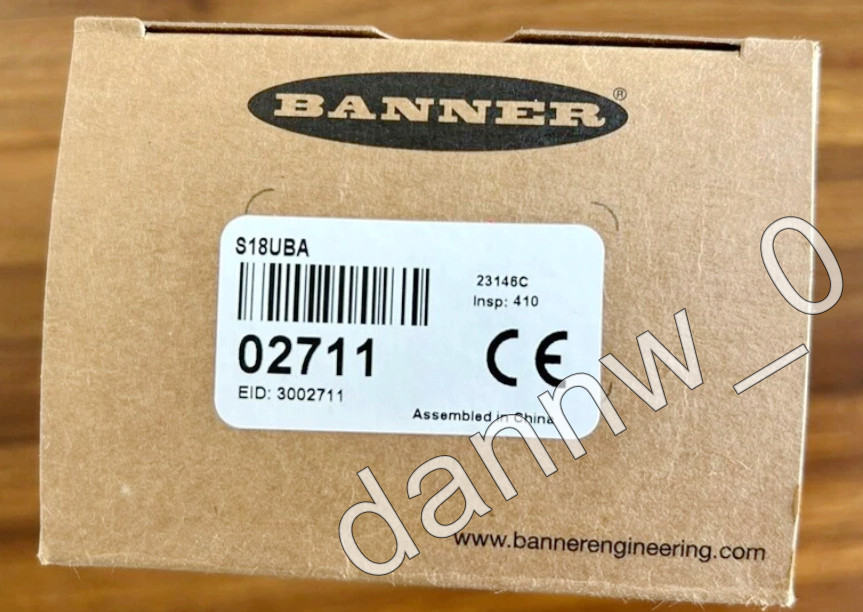 1PC New in box BANNER S18UBA Ultrasonic Sensor