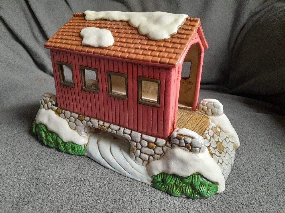 Vintage 1988 Lefton Colonial Village Sweetheart Covered Bridge Figurine #06751