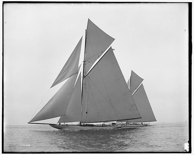Yachts Constitution,Columbia,sloop,yachts,regattas,America's Cup Races,1901