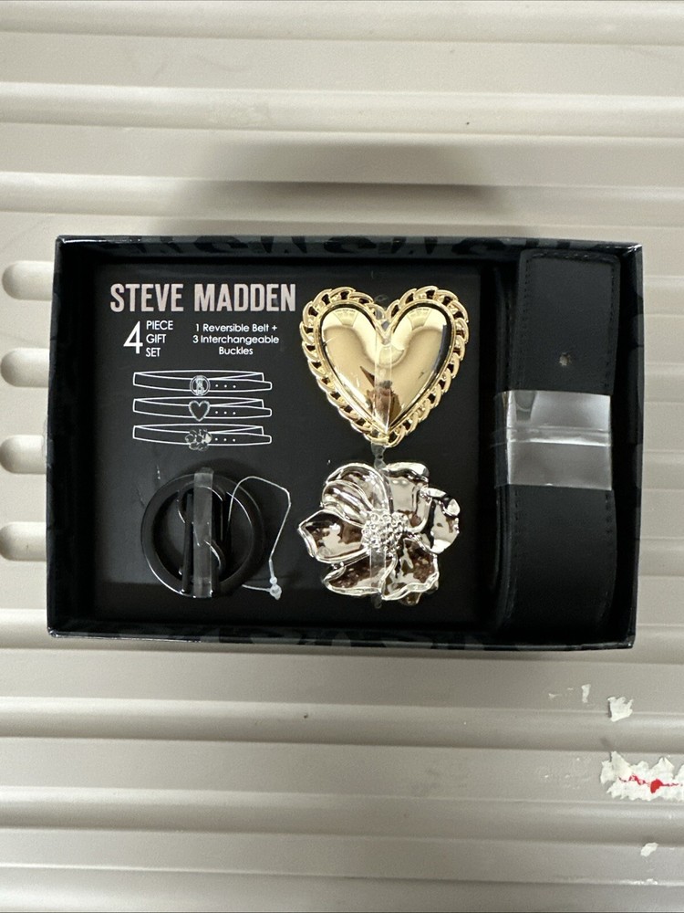 Steve Madden 4-Piece Reversible Belt Gift Set with 3 Unique Buckles HTF Rare