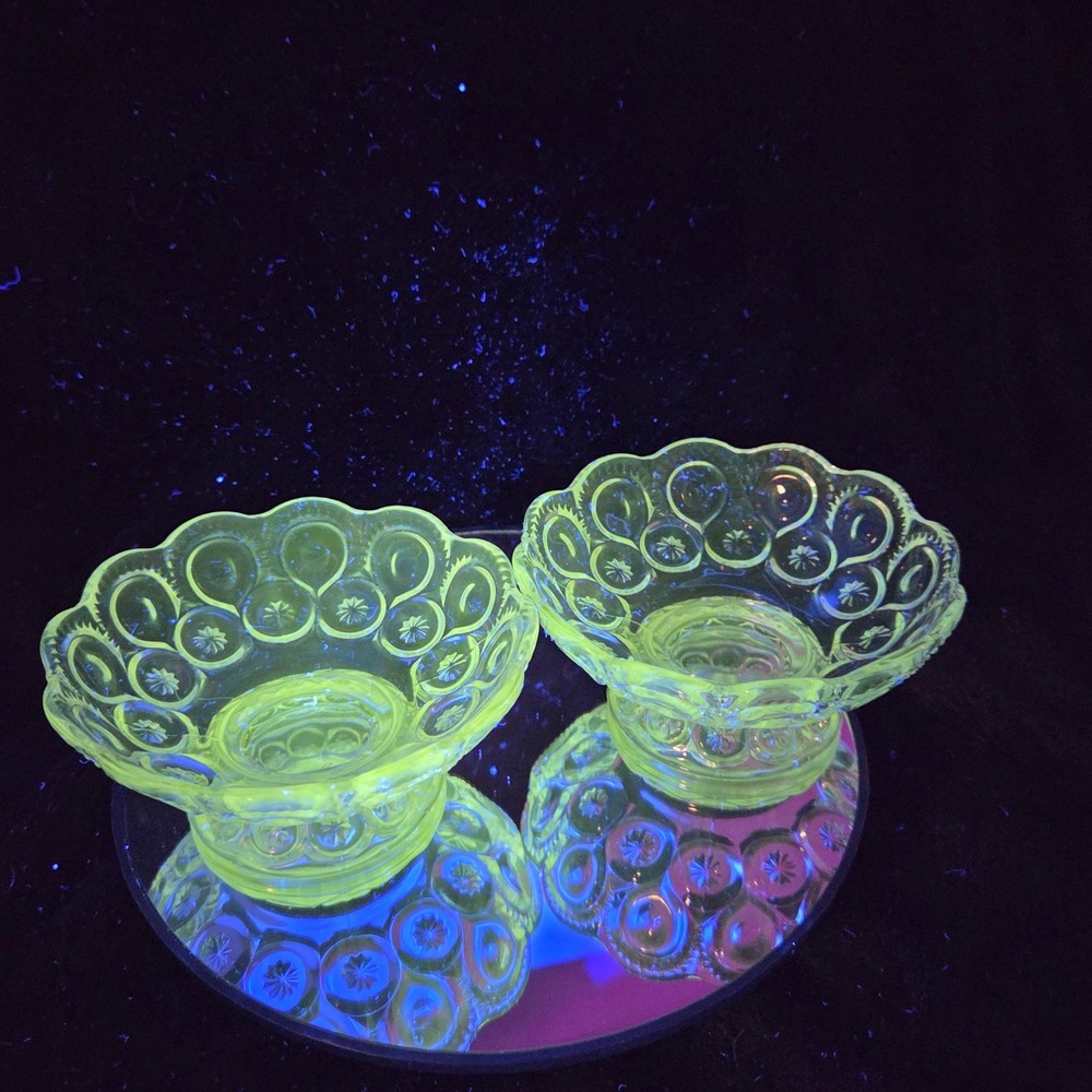 L.E. Smith Moon & Star Clear Footed Dessert Bowls Set 2 UV Glow 4.25