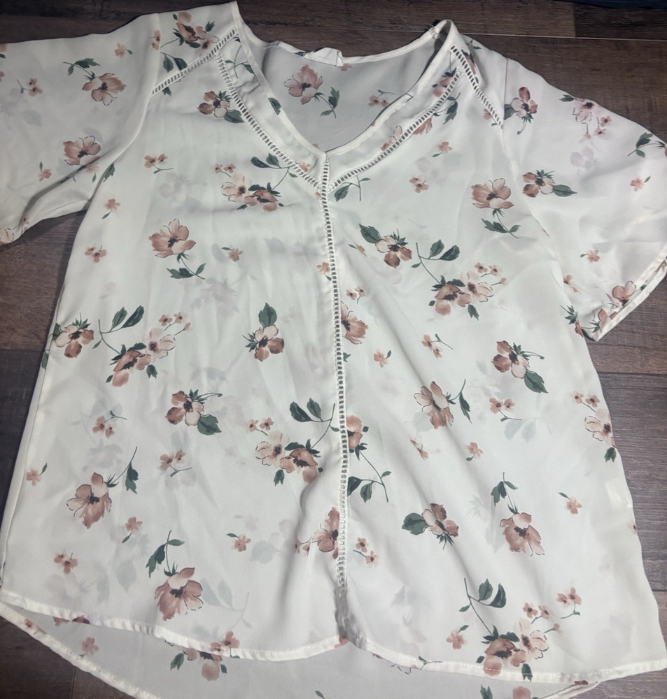 Sienna Sky Women’s V-Neck Floral Short Sleeve Blouse White Pink Green M