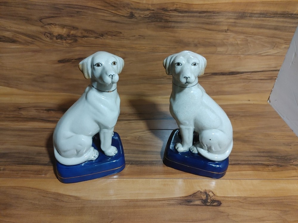 Pair of Vintage Staffordshire Labrador Retriever Dogs Figurine