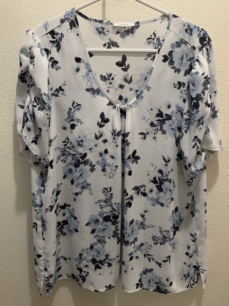 Maurices Women’s Floral On White Top Blouse With Gathered Sleeves & Front Sz Xl
