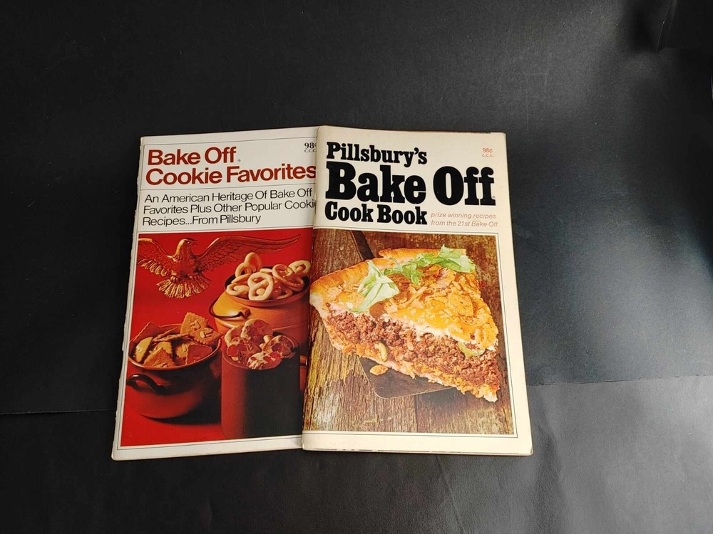 1969 Pillsbury Bake Off Cookie Cookbook & 1970 Recipe Prize Winning Cookbook #21