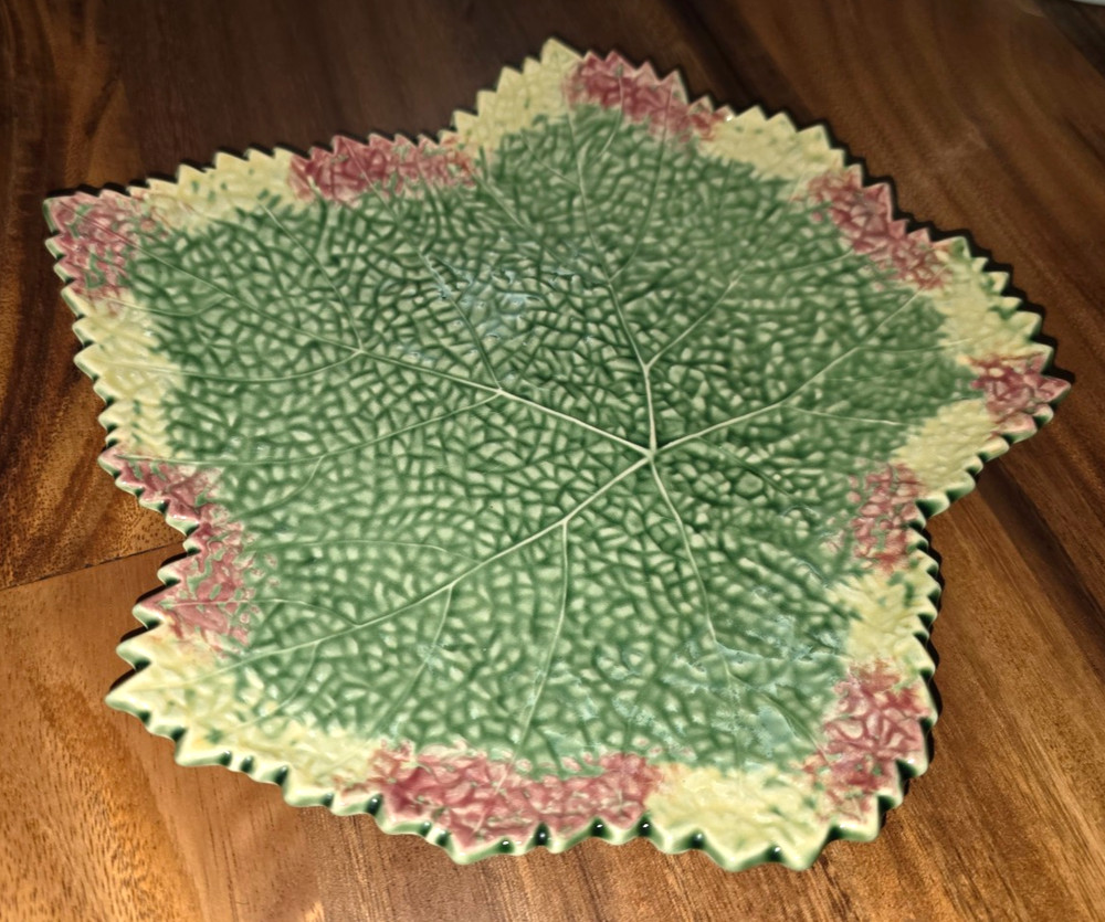 Bordallo Pinheiro Portugal Majolica leaf shaped plate Autumn Harvest pattern