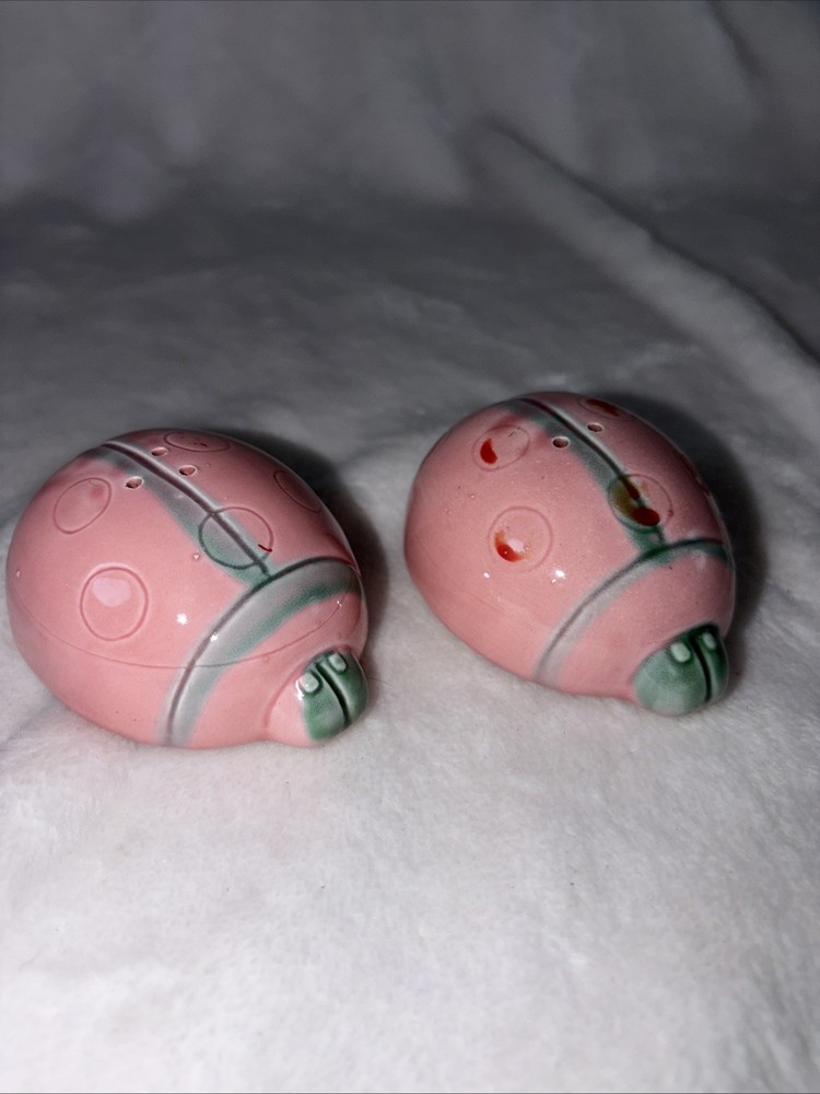 Vintage 70s ceramic ladybug salt and pepper Shaker Made In Japan MCM Collectible