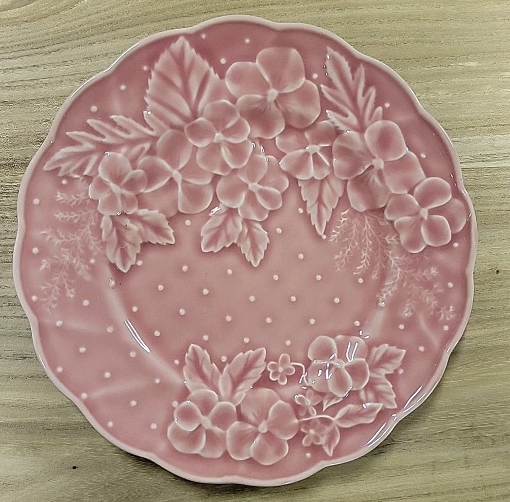 Bordallo Pinheiro INGRID Pink Salad Plate Embossed Flower Dots