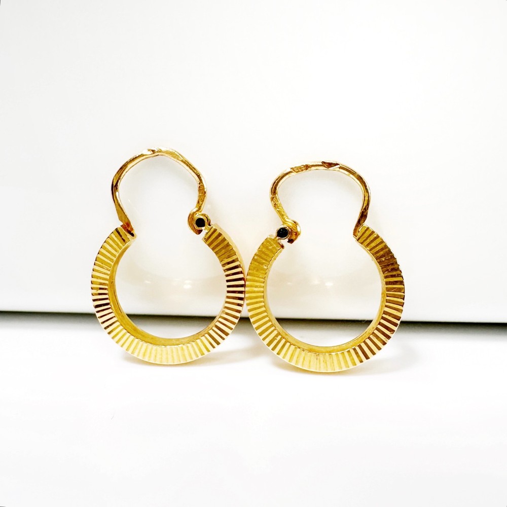 Vintage 18k Gold Hoop earrings