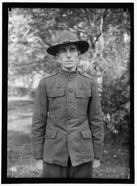 Photo:WWI Soldier Portrait in Uniform Hat 1916 1918