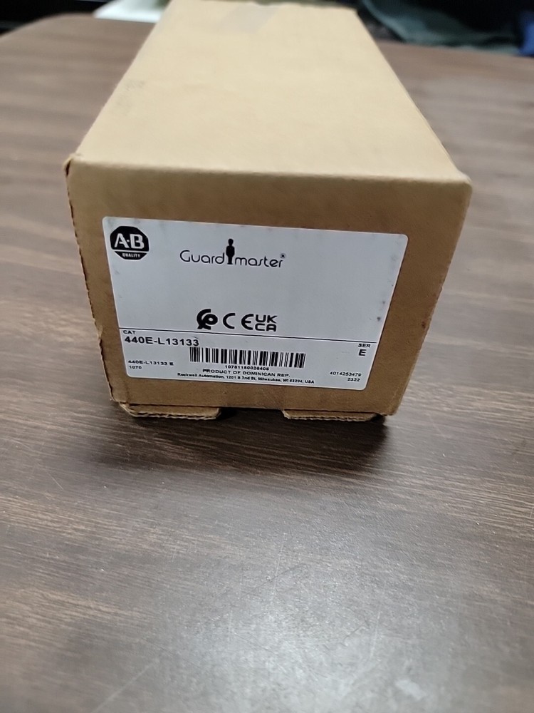 New Sealed Allen-Bradley 440E-L13133 Guardmaster Lifeline 4 Cable Pull Switch