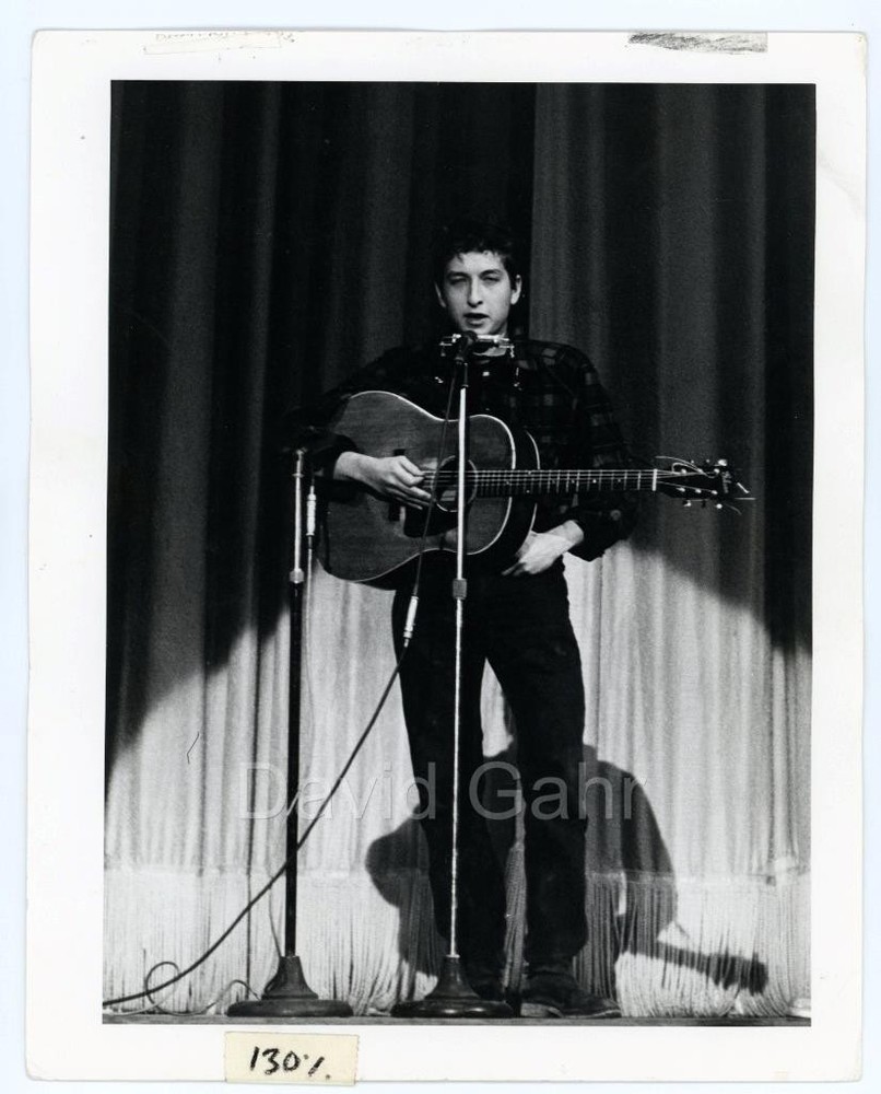 '62 Bob Dylan Gerde's Folk City Manhattan NYC Old Original Gahr Music Photo C680